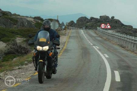 Pergunta IMT: Num motociclo moderno a velocidade instantânea é dada pelo: