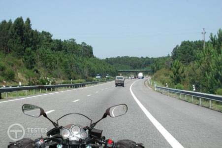Pergunta IMT: Um dos cuidados que um motociclista deve ter com o seu motociclo é: