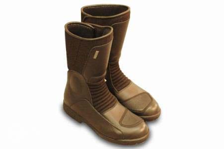 Pergunta IMT: A utilização de botas na condução de um motociclo: