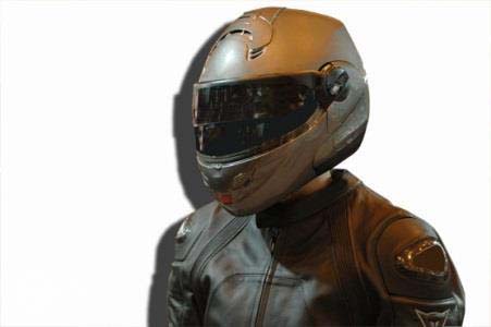 Pergunta IMT: O condutor de um motociclo está sempre obrigado a utilizar capacete, de preferência, integral ou fechado. Concorda com esta afirmação?
