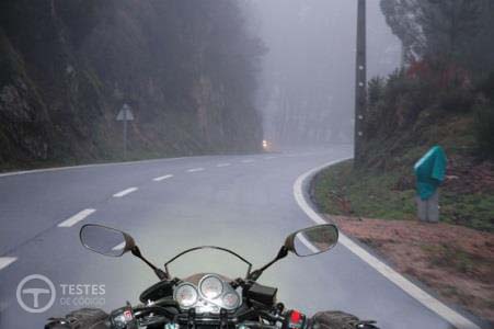 Pergunta IMT: Nesta situação, devo acender de imediato as luzes de cruzamento. Concorda com esta afirmação?