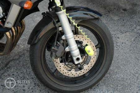Pergunta IMT: A pressão dos pneus nos motociclos deve ser vista regularmente.