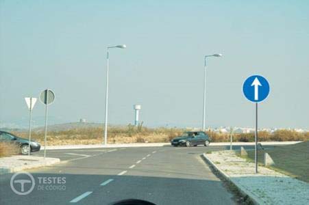 Pergunta IMT: Perante o sinal vertical devo saber que: