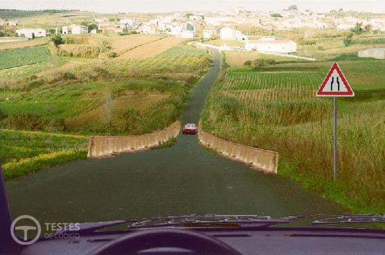 Pergunta IMT: O outro condutor, deve reduzir a velocidade e ceder-me a passagem?