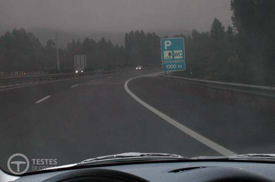 Pergunta IMT: As luzes de cruzamento devem iluminar a faixa de rodagem a uma distância de: