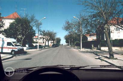 Pergunta IMT: Nesta situação, o condutor da ambulância: