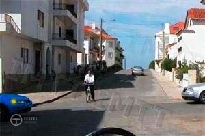 Pergunta IMT: Nesta situação, o condutor do velocípede, deve avançar: