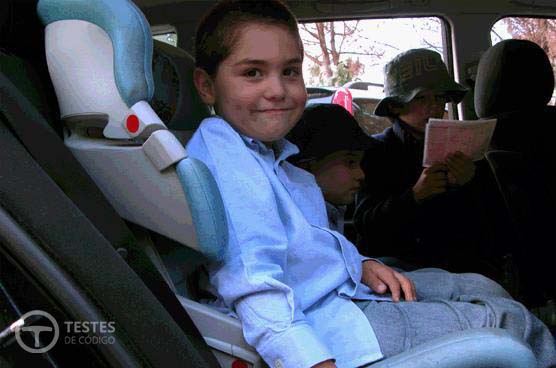 Pergunta IMT: Os sistemas de retenção devem ser adequados ao tamanho e à idade da criança.