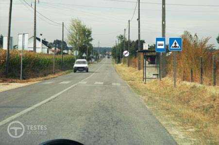 Pergunta IMT: Posso parar junto ao sinal indicativo da paragem de veículos de transporte colectivo de passageiros?