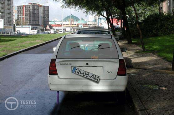 Pergunta IMT: Considera-se estacionamento abusivo, o estacionamento de um veículo que apresente sinais evidentes de abandono por tempo superior a: