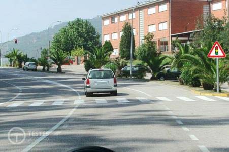 Pergunta IMT: Devo saber que é proibido parar ou estacionar: