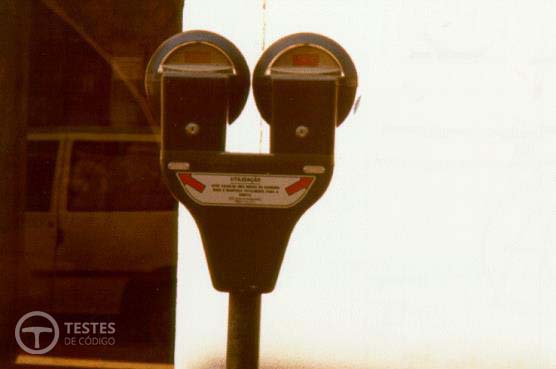 Pergunta IMT: Em todos os locais em que existam parquímetros, o estacionamento é autorizado independentemente do pagamento de taxas de utilização.