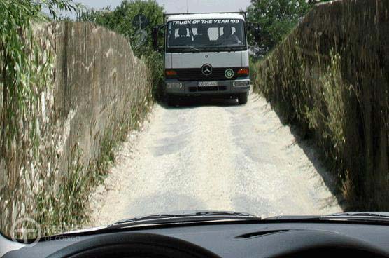 Pergunta IMT: O que devo fazer nesta situação, em que as distâncias do local em que o cruzamento é possível são idênticas?