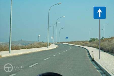 Pergunta IMT: A partir da sinalização existente na via sei que: