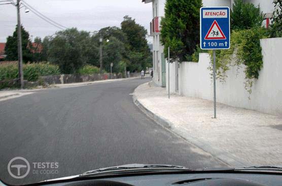 Pergunta IMT: Perante o sinal devo: