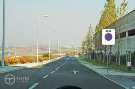 Pergunta IMT: Perante este sinal vertical fico a saber que vou entrar numa zona de: