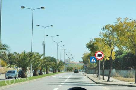 Pergunta IMT: O sinal vertical indica-me trânsito proibido a: