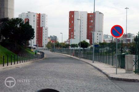 Pergunta IMT: Estou autorizado a estacionar após o sinal?