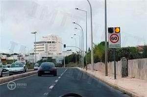 Pergunta IMT: As luzes amarelas alternadas existentes neste local servem para: