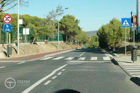 Pergunta IMT: Qual a indicação que o sinal de proibição dá aos condutores?