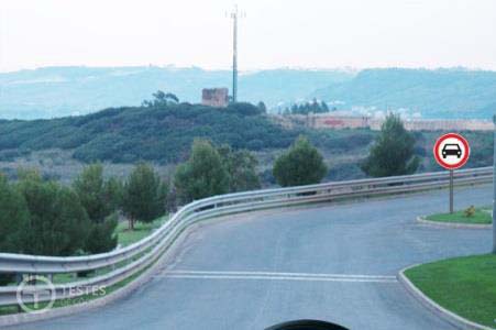 Pergunta IMT: Os motociclos podem circular na presença deste sinal vertical?