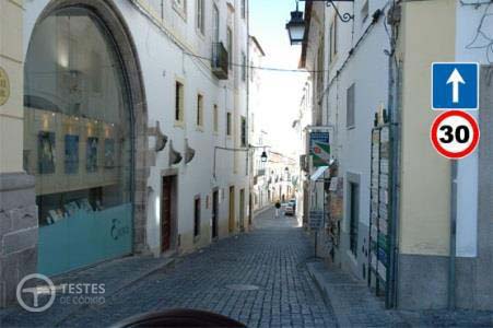 Pergunta IMT: Perante esta sinalização vertical, devo saber que: