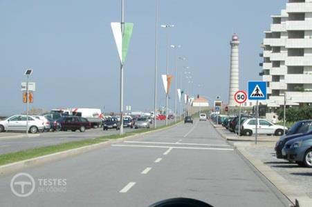 Pergunta IMT: Ao circular neste local estou obrigado a moderar especialmente a velocidade do meu veículo?