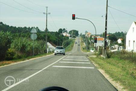Pergunta IMT: Como devo proceder perante este sinal luminoso?