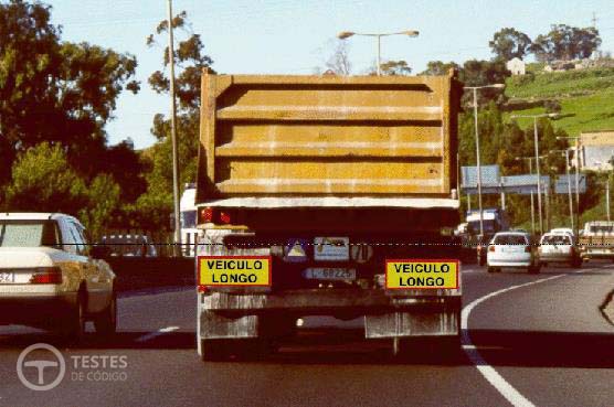 Pergunta IMT: Estas placas devem ser usadas nos veículos ou conjunto de veículos que tenham :