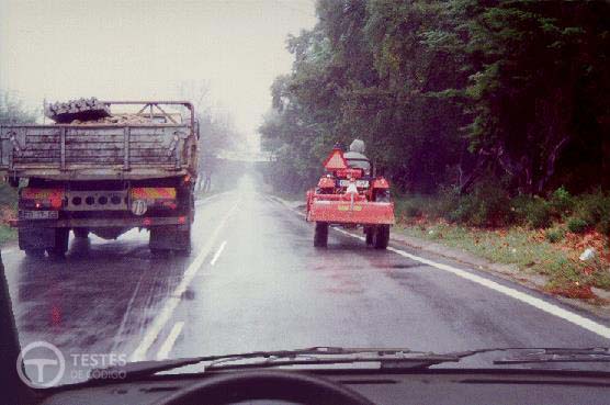 Pergunta IMT: Posso pisar ou transpor esta marca rodoviária?