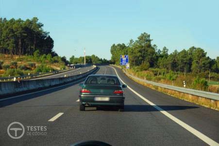 Pergunta IMT: O documento que habilita a condução de automóveis designa-se por: