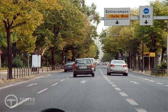 Pergunta IMT: Ao circular numa localidade com um automóvel ligeiro, não posso exceder a velocidade máxima de: