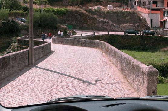 Pergunta IMT: Quando a aderência ao piso é menor, a velocidade: