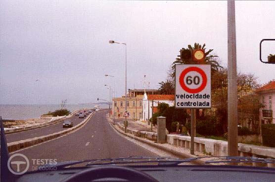 Pergunta IMT: Circulo a 70 Km/h. A partir deste momento devo: