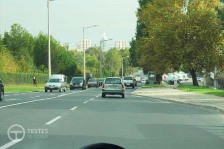 Pergunta IMT: Dentro das localidades a velocidade máxima permitida aos quadriciclos é de 40 km/h.