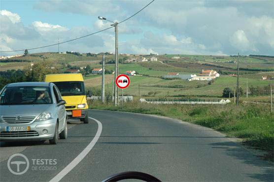 Pergunta IMT: Devo ter especial atenção para regular a velocidade a que circulo no que se refere: