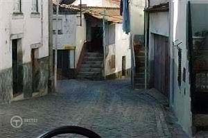 Pergunta IMT: No local em que transito a velocidade, deve ser: