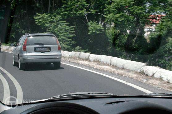 Pergunta IMT: A distância a que transito do veículo que circula à minha frente, diminui se eu: