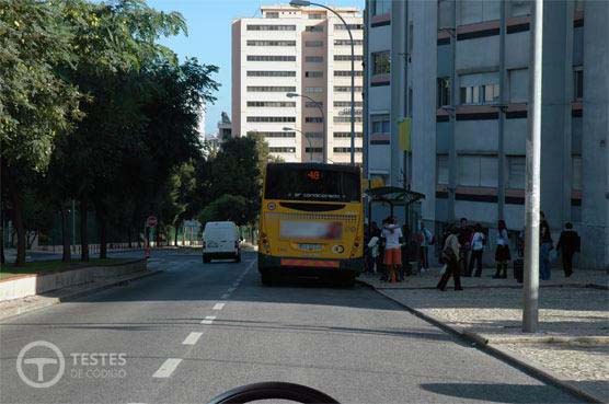 Pergunta IMT: Circulo dentro de uma localidade. Posso mudar para a via de trânsito mais à esquerda?