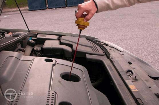 Pergunta IMT: A verificação do nível do óleo pode ser feita pelo condutor?