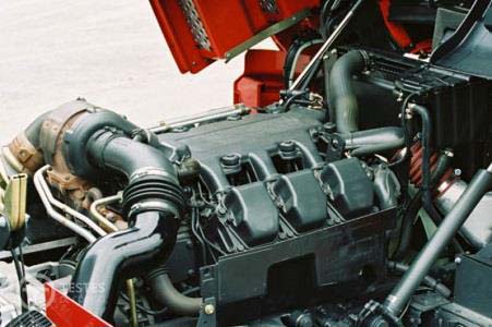 Pergunta IMT: Verificando-se a libertação abundante de gases de escape de cor azulada, bem como a necessidade de acrescentar óleo no motor, deve concluir-se que: