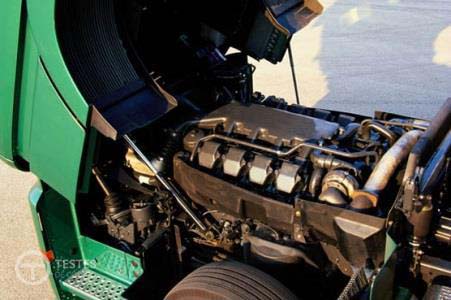 Pergunta IMT: As escovas do motor eléctrico, do tipo motor de arranque, são em: