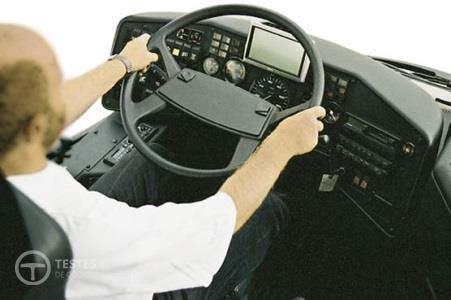 Pergunta IMT: Quando se nota a direcção excessivamente pesada, pode dizer-se que é devido a: