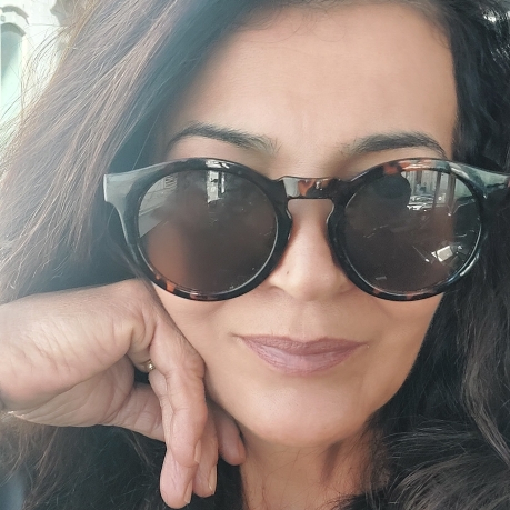 Maria Helena Souza B